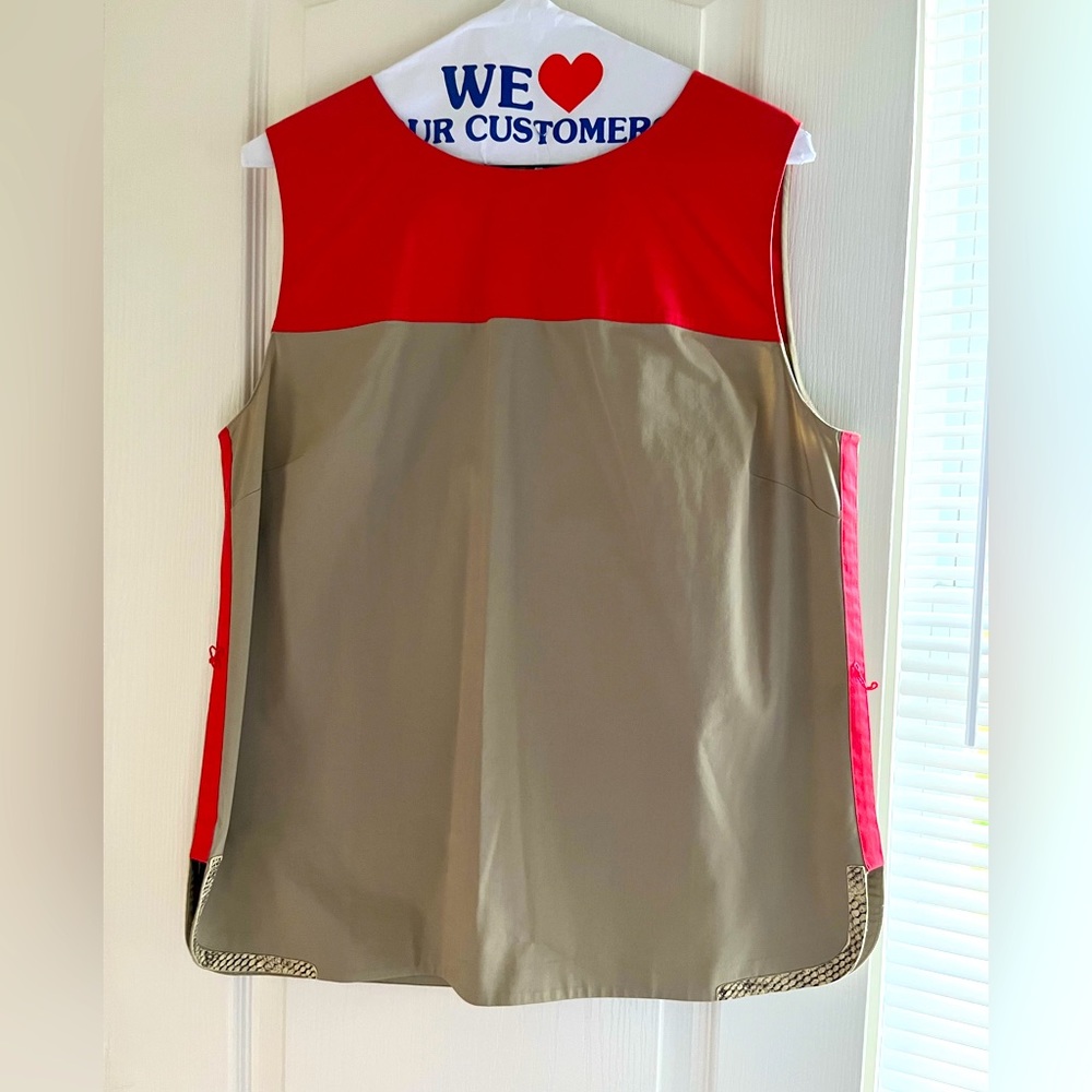 Nice sleeveless top with belt